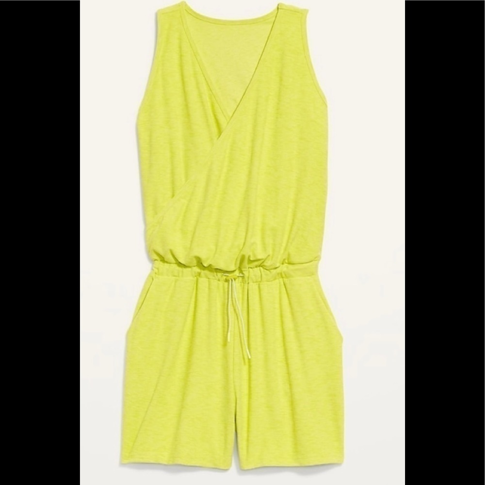 NWT Breathable On Cross Front V -Neck Romper 3.5 inseam-Medium